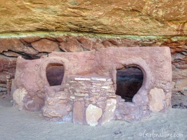 Natural Bridges National Monument, Utah. Loop Trail Natural Bridges, Horse Collar Ruins