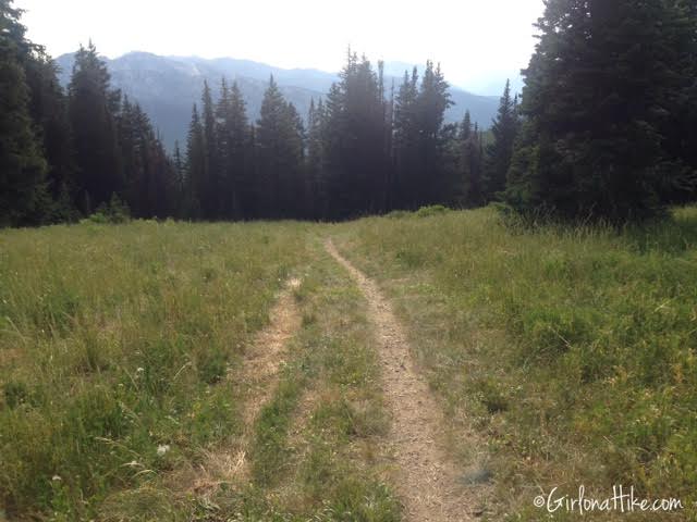 Hiking to Shadow Lake via Guardsmans Pass