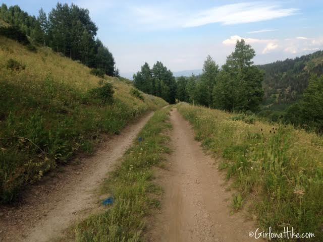 Hiking to Shadow Lake via Guardsmans Pass