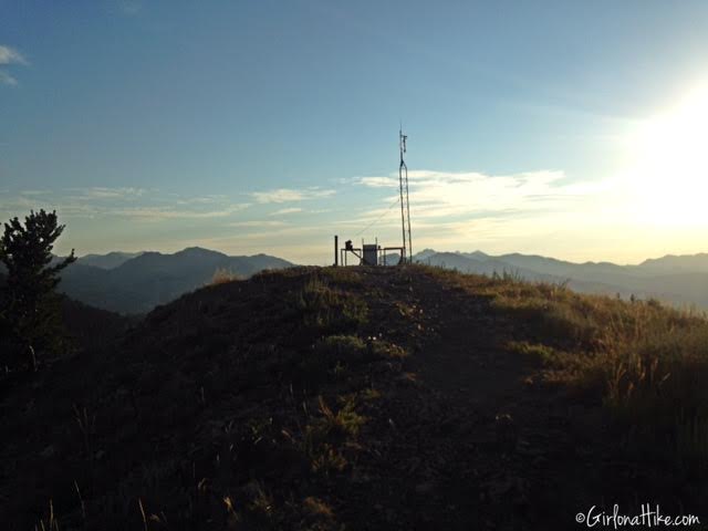 Hiking to Shadow Lake via Guardsmans Pass