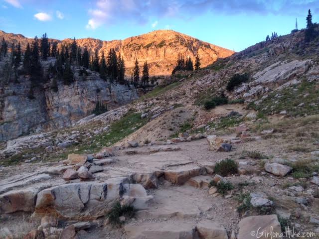 Hiking to Cecret Lake & Sugarloaf Peak