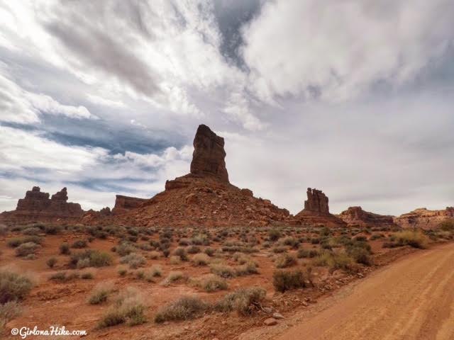 Driving through Valley of the Gods, Utah, Best Utah Scenic Drives