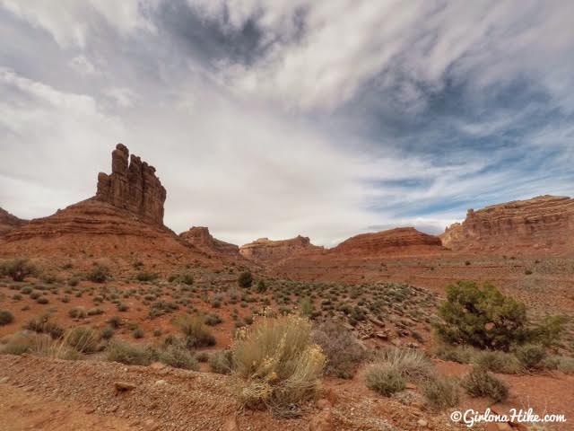 Driving through Valley of the Gods, Utah, Best Utah Scenic Drives