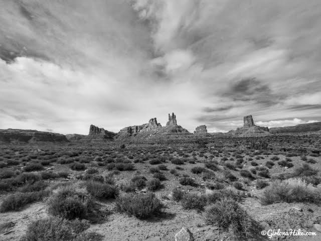 Driving through Valley of the Gods, Utah, Best Utah Scenic Drives