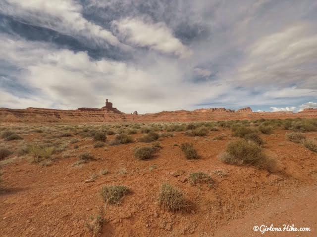 Driving through Valley of the Gods, Utah, Best Utah Scenic Drives