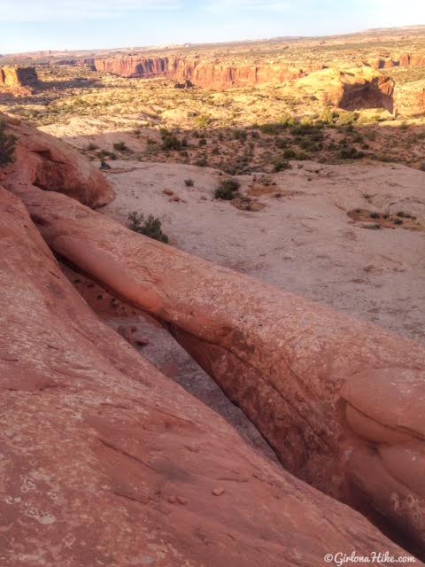 Natural arch near Hiking to Five Hole (Colonnade) Arch