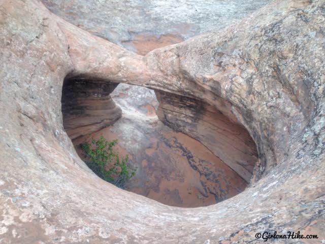 Natural arch near Hiking to Five Hole (Colonnade) Arch