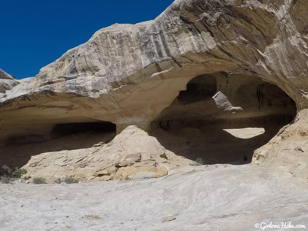 Hiking to Wild Horse Window Arch, San Rafael Swell, Uta