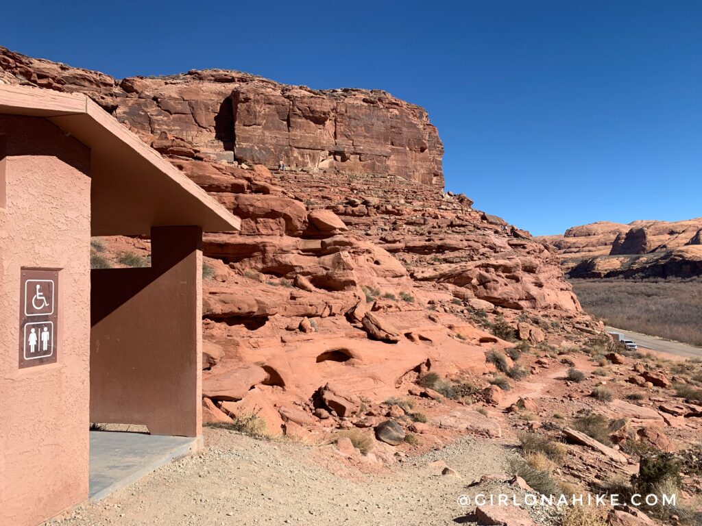 Hiking to Long Bow Arch, Moab