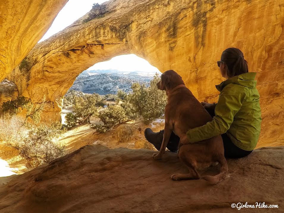 Hiking to Moonshine Arch, Vernal, Utah, Hiking in Utah with Dogs