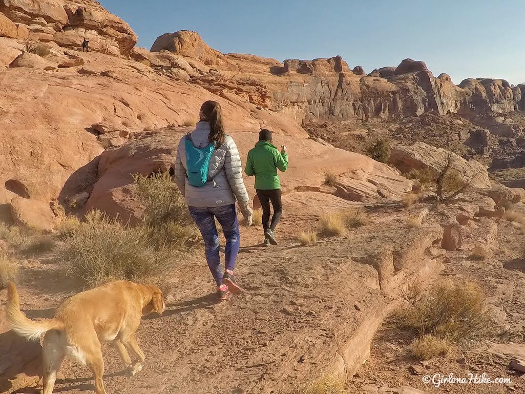 Hiking to Funnel Arch, Moab, Hiking in Moab with Dogs, Hiking in Utah with Dogs