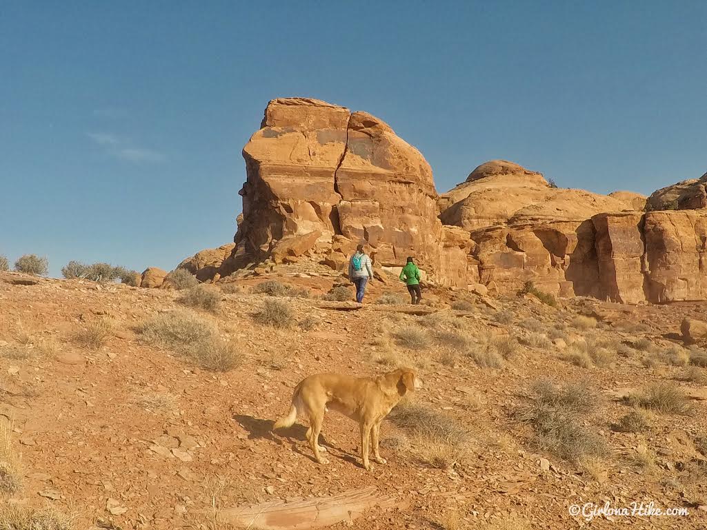 Hiking to Funnel Arch, Moab, Hiking in Moab with Dogs, Hiking in Utah with Dogs