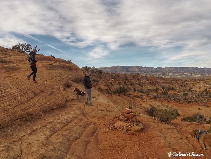 Hiking Spooky & Peekaboo Slot Canyons (Loop), Hiking in Escalante, Utah, Hiking in Escalante with Dogs, Hiking slot canyons