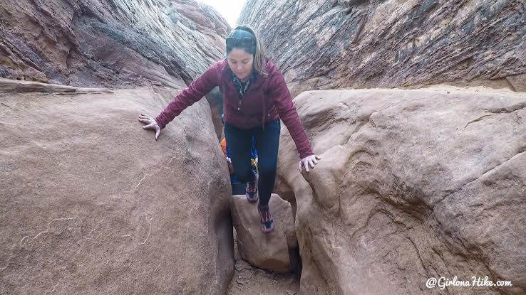 Hiking Spooky & Peekaboo Slot Canyons (Loop), Hiking in Escalante, Utah, Hiking in Escalante with Dogs, Hiking slot canyons