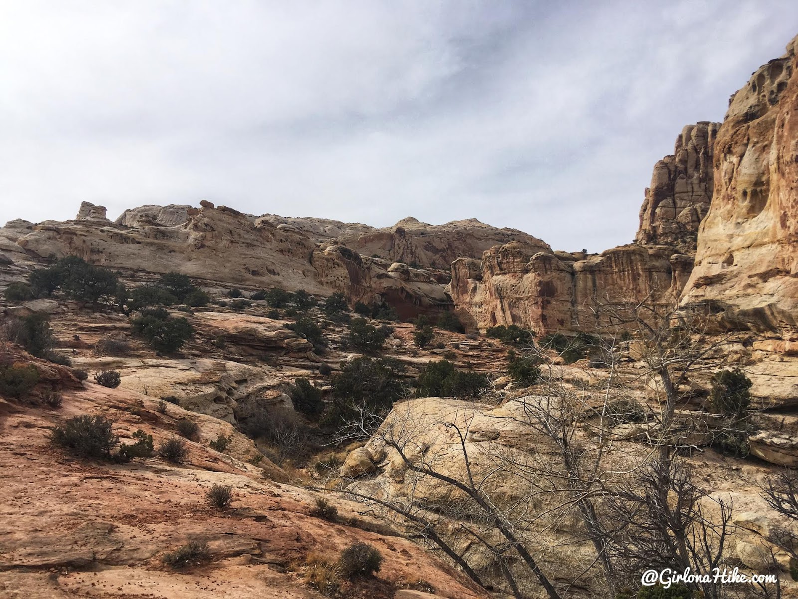 Hiking to Hickman Bridge, Capitol Reef National Park