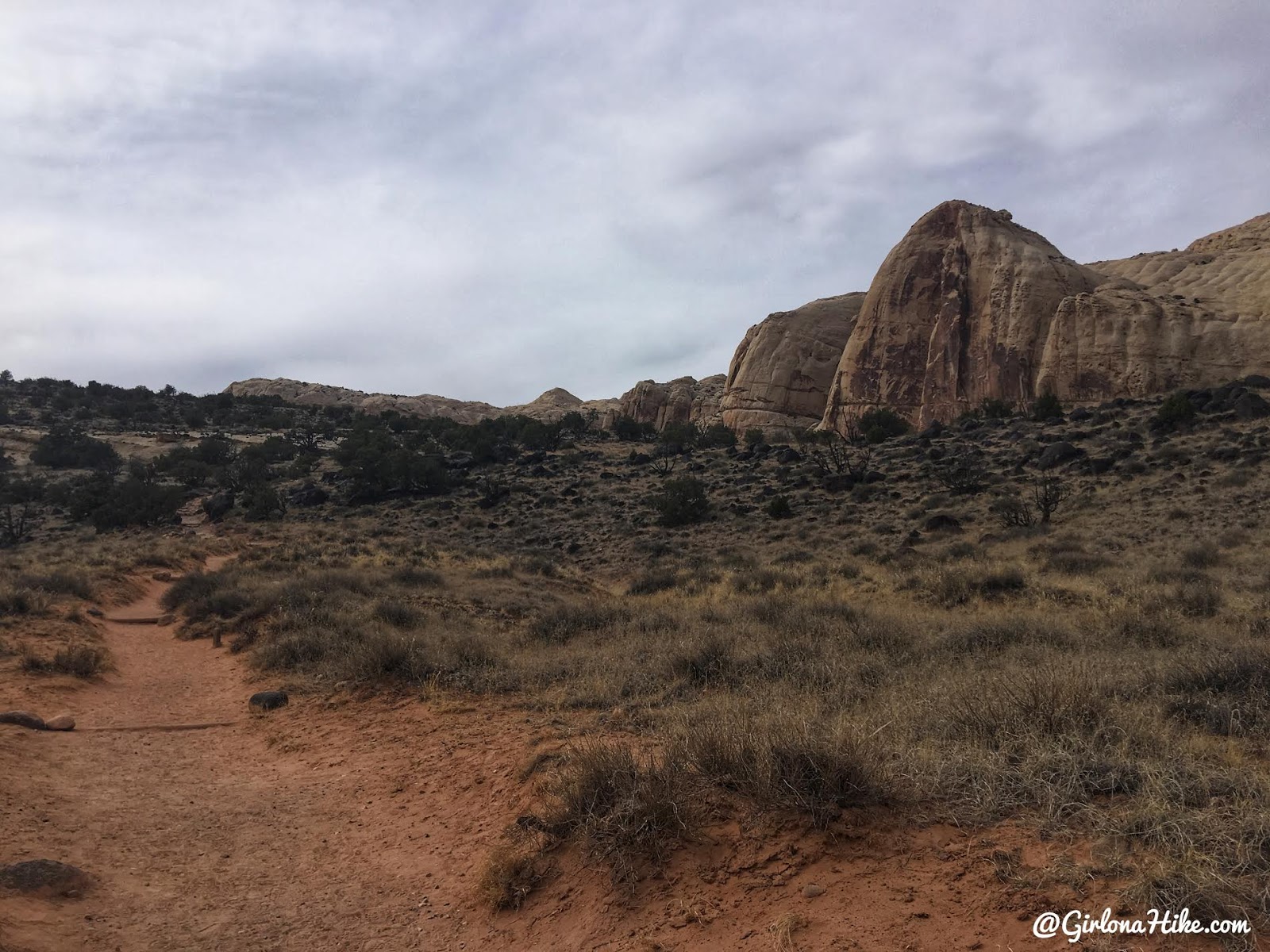 Hiking to Hickman Bridge, Capitol Reef National Park