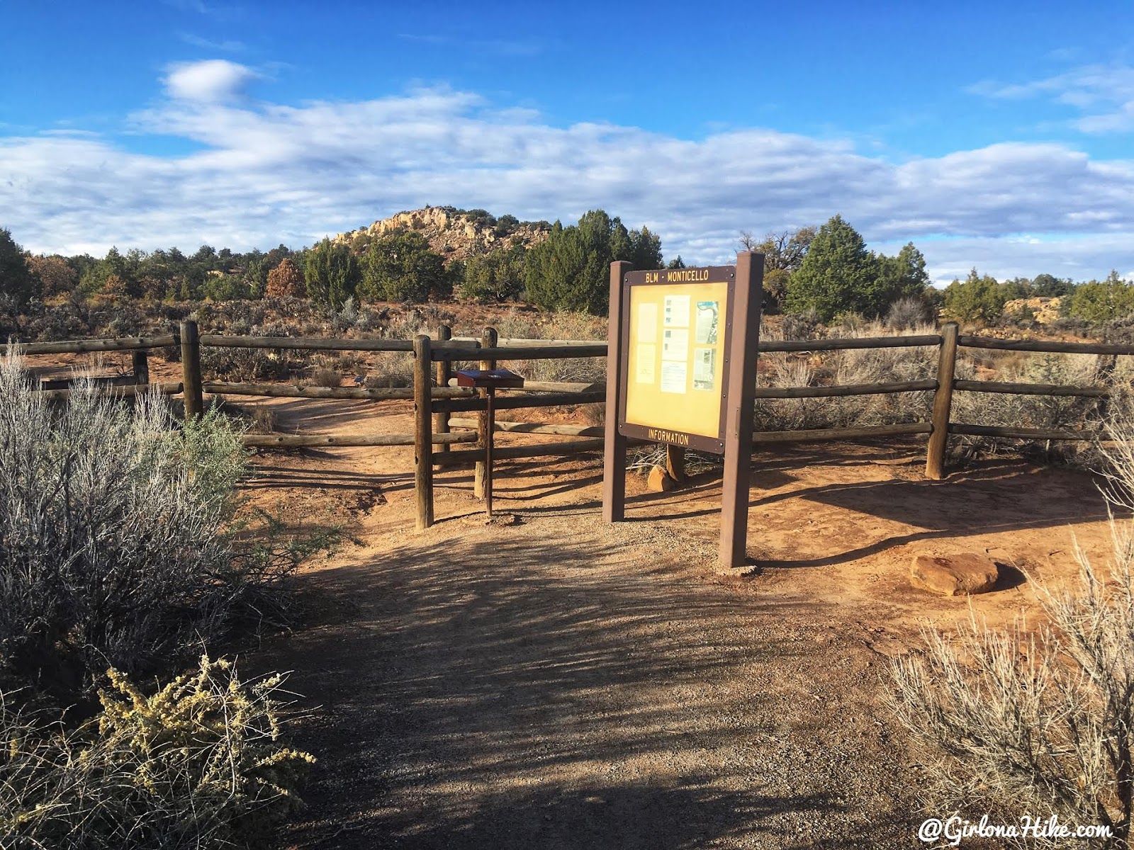 Hiking to the Butler Wash Ruins, Cedar Mesa