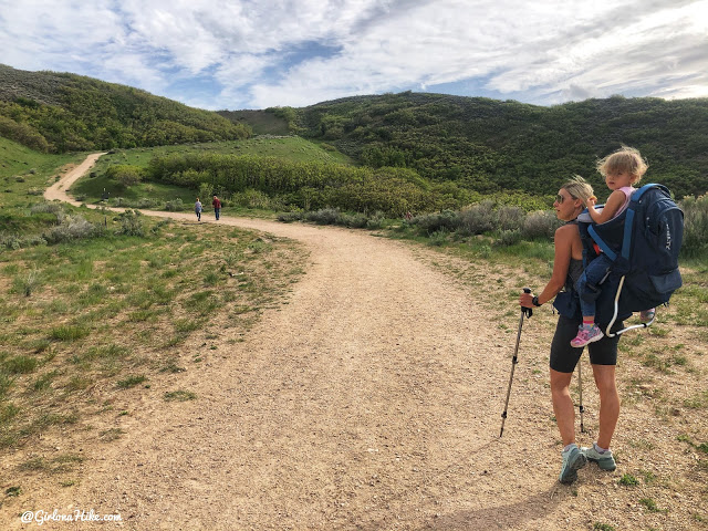 Hiking at the Deer Ridge Off Leash Area, draper utah trail