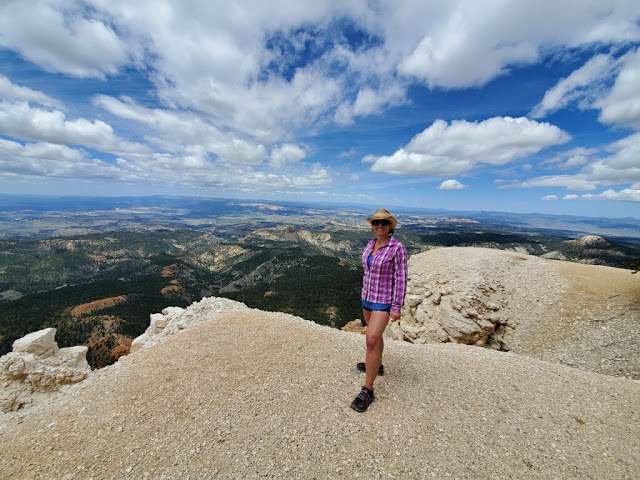 Hiking to powell point