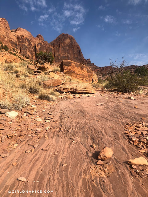 Hiking to the Portal Overlook, Moab