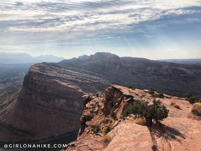 Hiking to the Portal Overlook, Moab