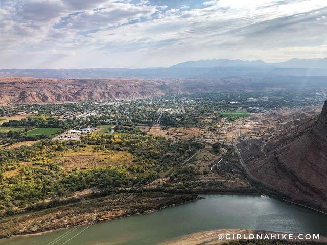 Hiking to the Portal Overlook, Moab