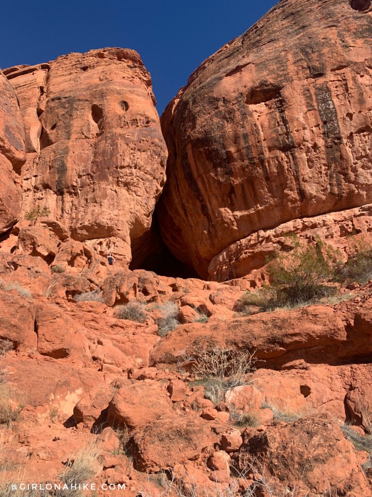 Hiking to Scout Cave, Snow Canyon State Park