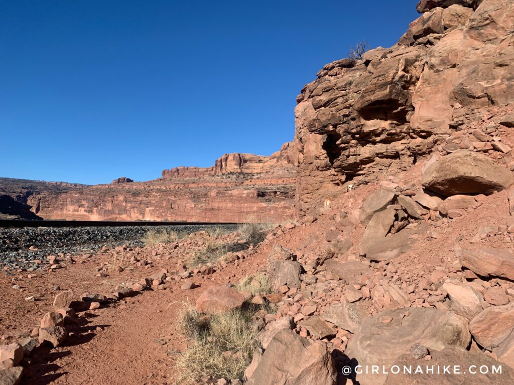 Hiking to Jeep Arch, Moab