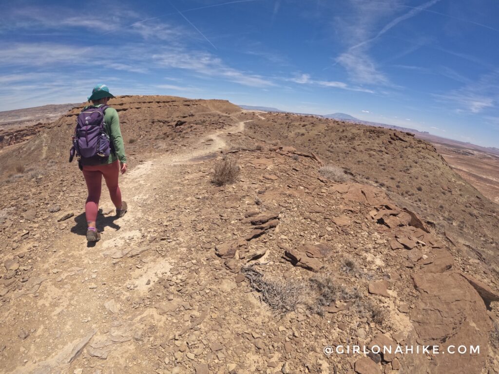 Hiking to Skylight Arch, Utah/Arizona Border