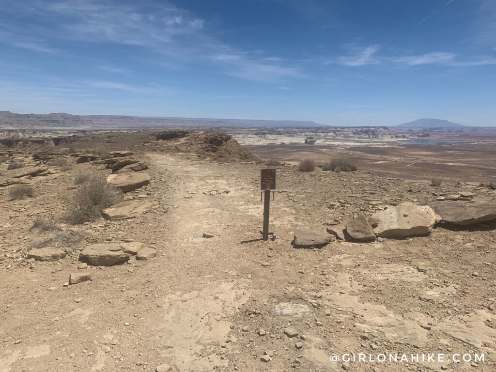 Hiking to Skylight Arch, Utah/Arizona Border