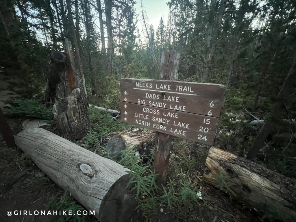 Hiking the Cirque of the Towers to Fremont Trail Loop