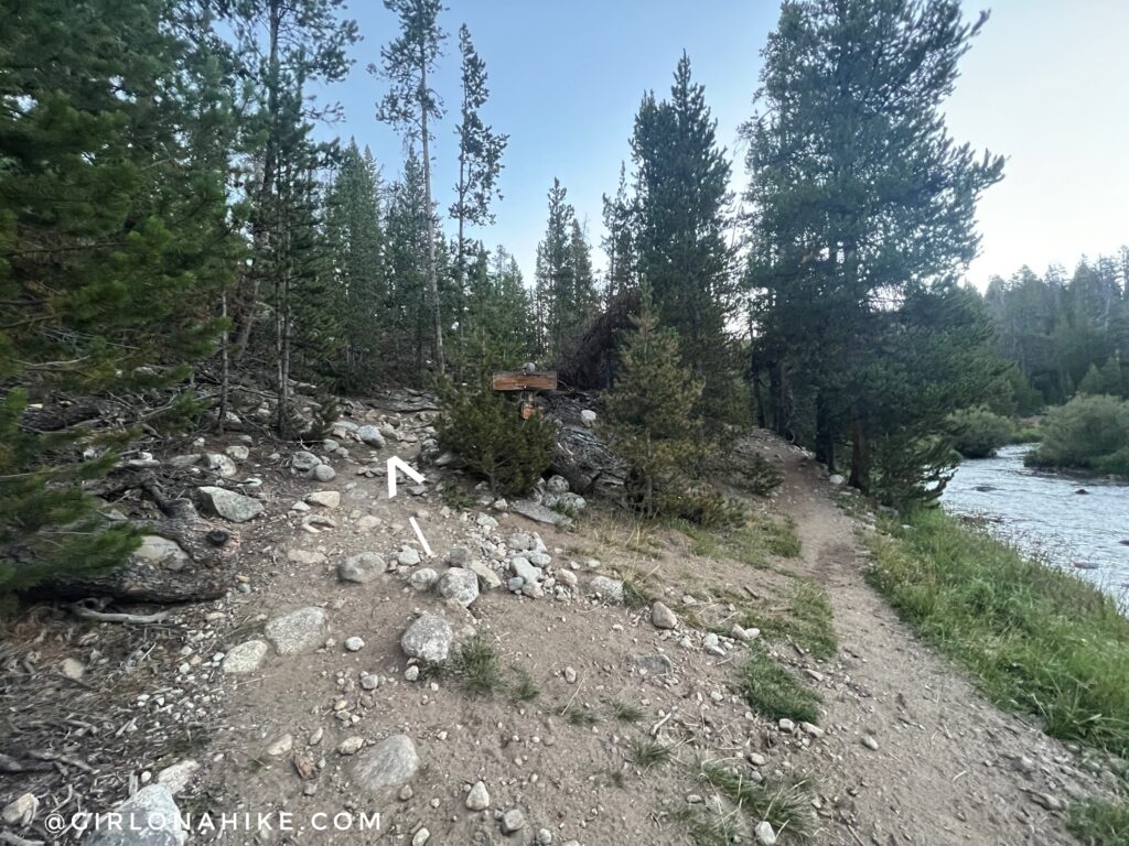 Hiking the Cirque of the Towers to Fremont Trail Loop