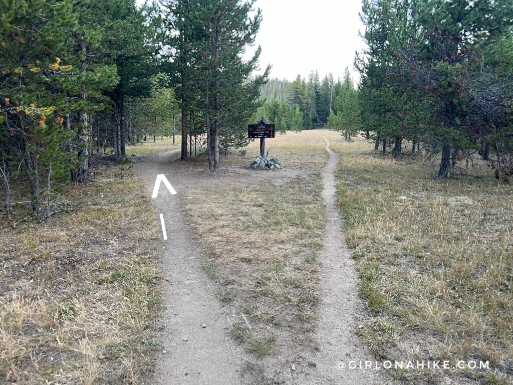 Hiking the Cirque of the Towers to Fremont Trail Loop