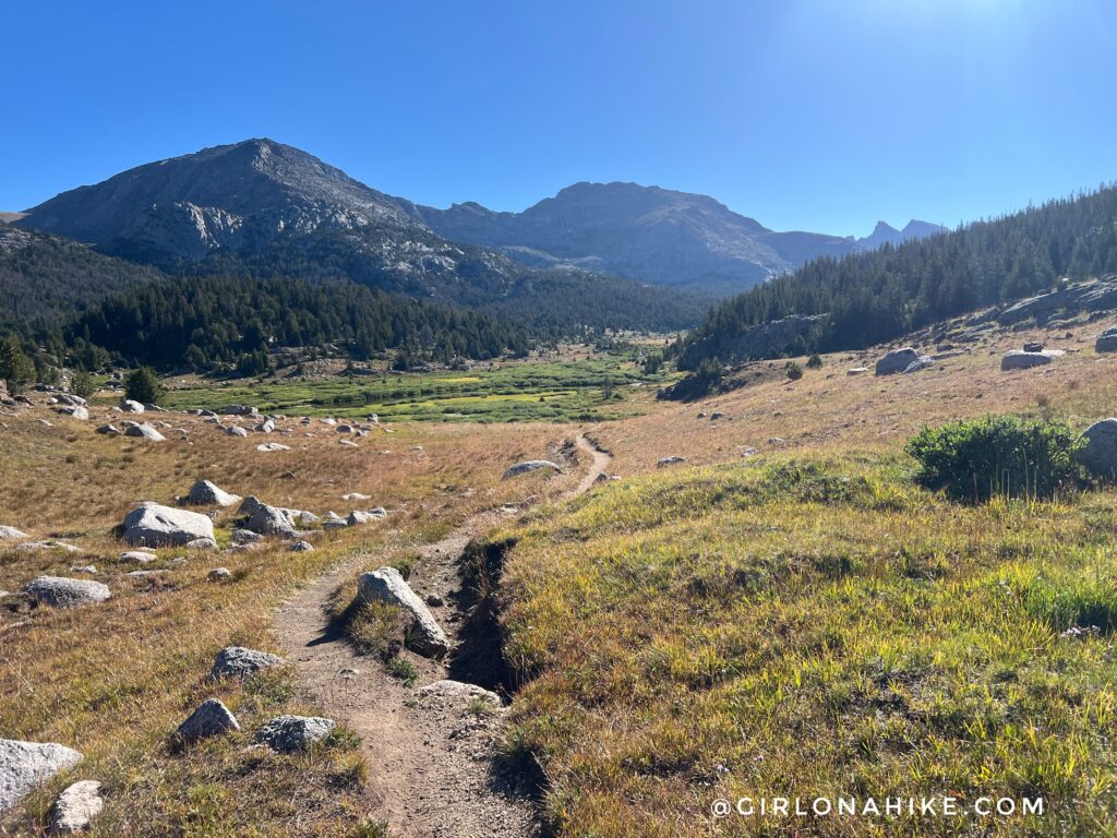 Hiking the Cirque of the Towers to Fremont Trail Loop