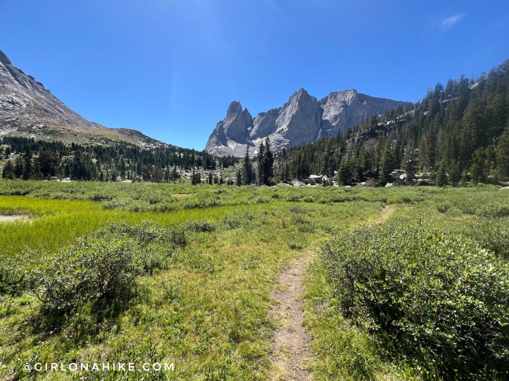 Hiking the Cirque of the Towers to Fremont Trail Loop