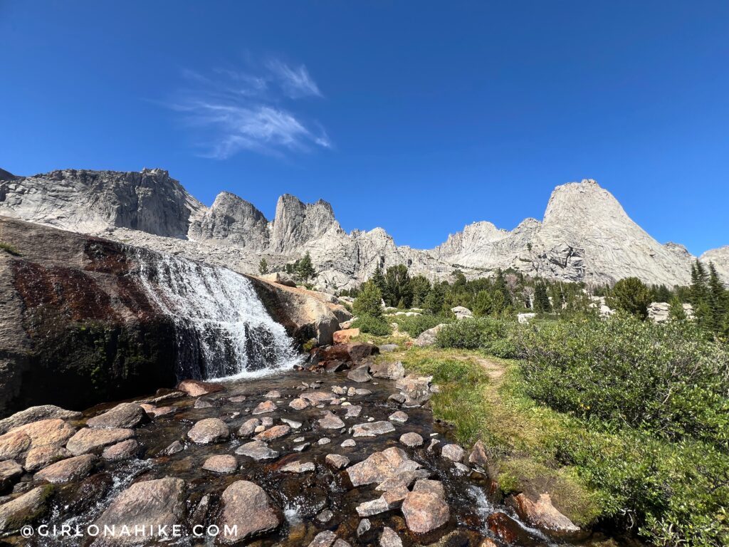 Hiking the Cirque of the Towers to Fremont Trail Loop