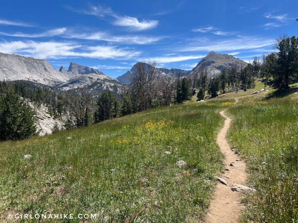 Hiking the Cirque of the Towers to Fremont Trail Loop